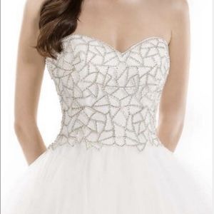 White prom gown with silver rhinestones size 22